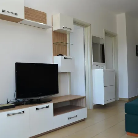 Radek Apartemnt * Sarande